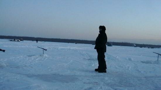 la peche sur glace un dernier regard sur ce paysage grandiose la peche sur glace un dernier regard sur ce paysage grandiose